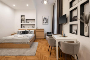 S6- Boutique Suites, Best Location by BQA